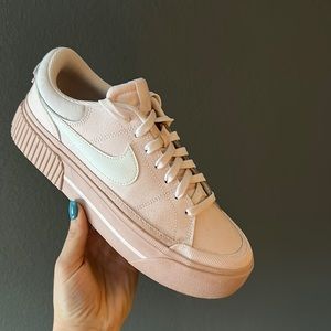 Nike Low Court Platform